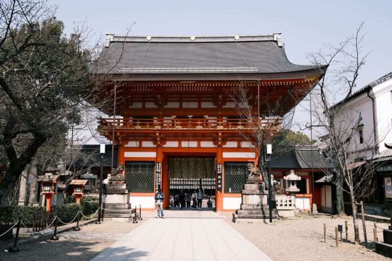 Yasaka Shrine: A Practical Guide to Kyoto’s Gion Guardian Shrine