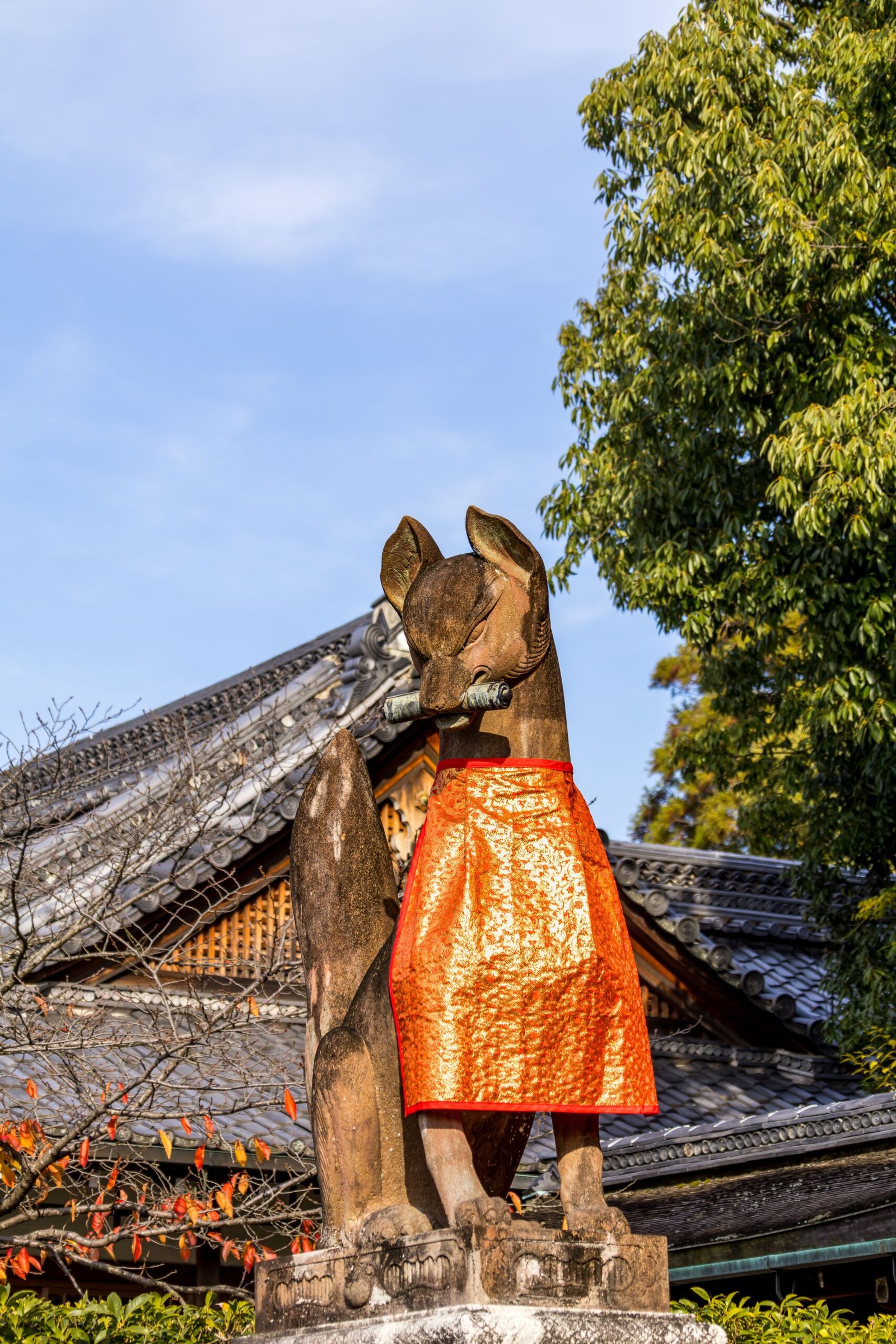 Fox statue (kitsune) at Fushimi Inari Taisha, Kyoto