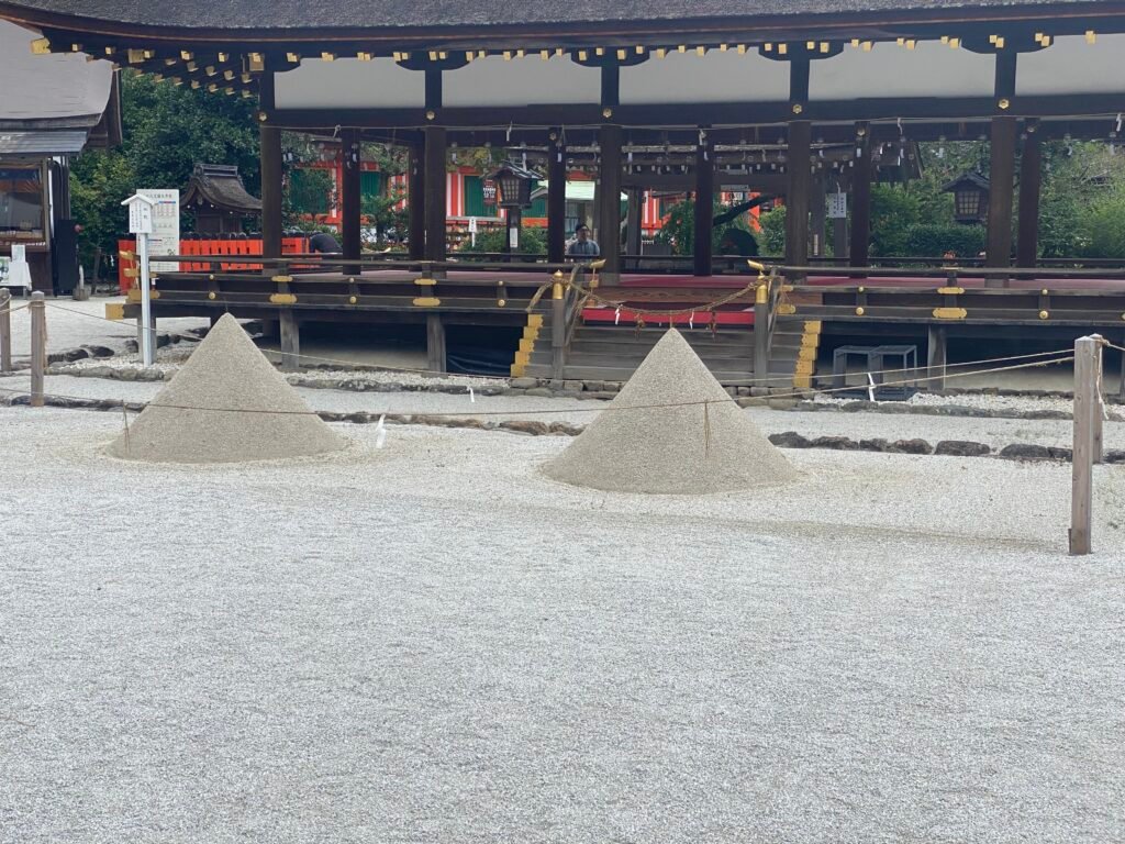 The tatesuna sand cones in front of Hosodono hall at Kamigamo Shrine